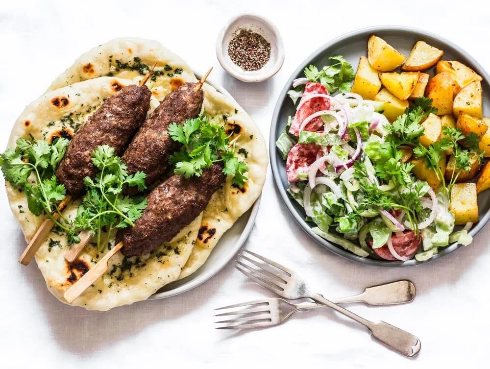 Ile ma kebab kalorii? Zaskakujące fakty o kaloryczności kebabów