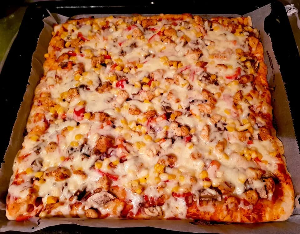 Jak się robi pizza - prosta receptura na idealne ciasto i sos