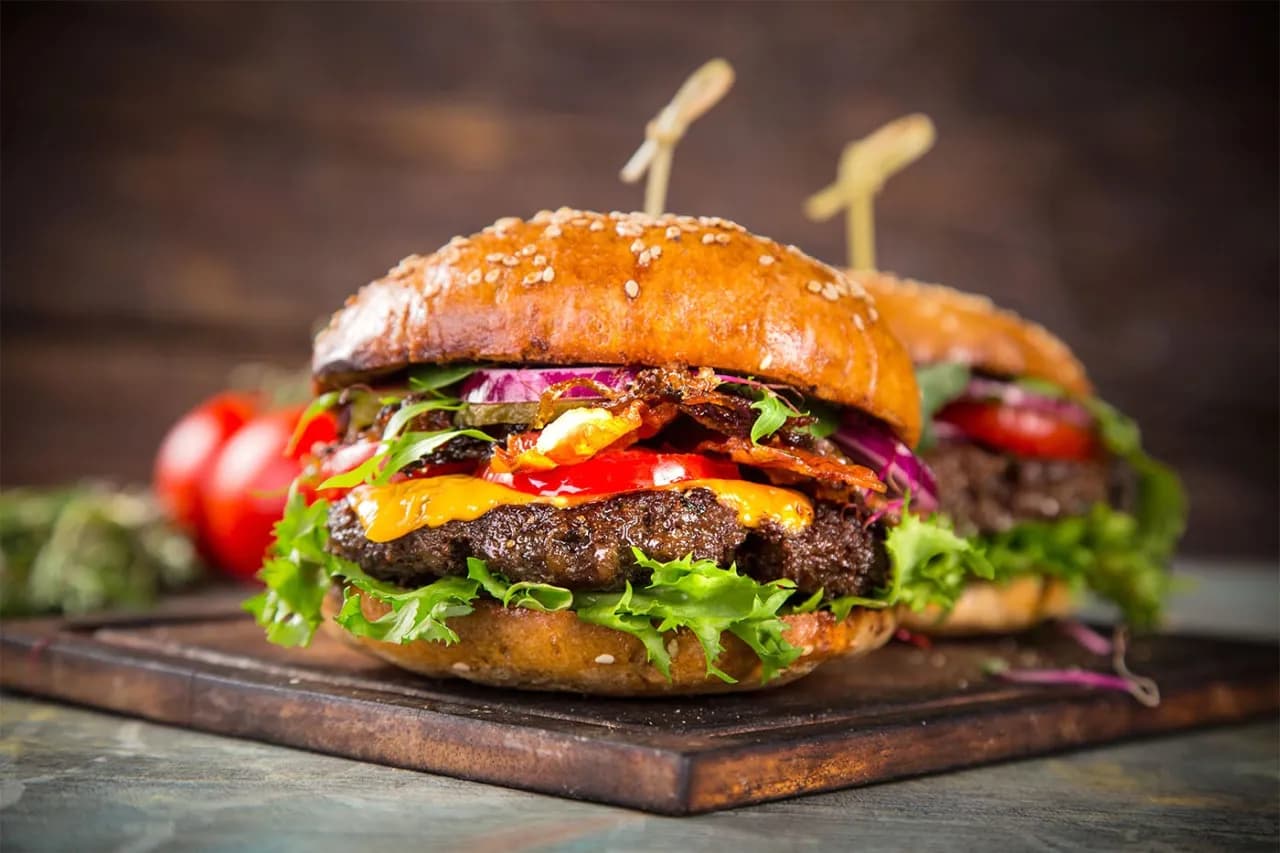 Jak się robi burgery – prosty przepis na idealne domowe burgery