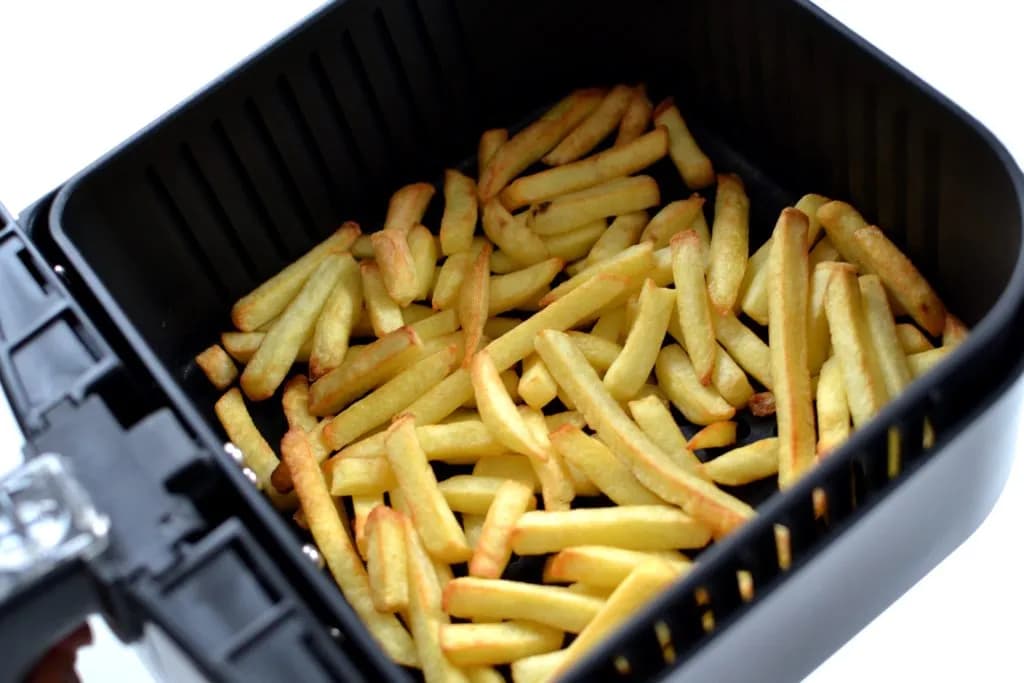 Frytki z ziemniaków w frytkownicy beztłuszczowej - proste przepisy i triki