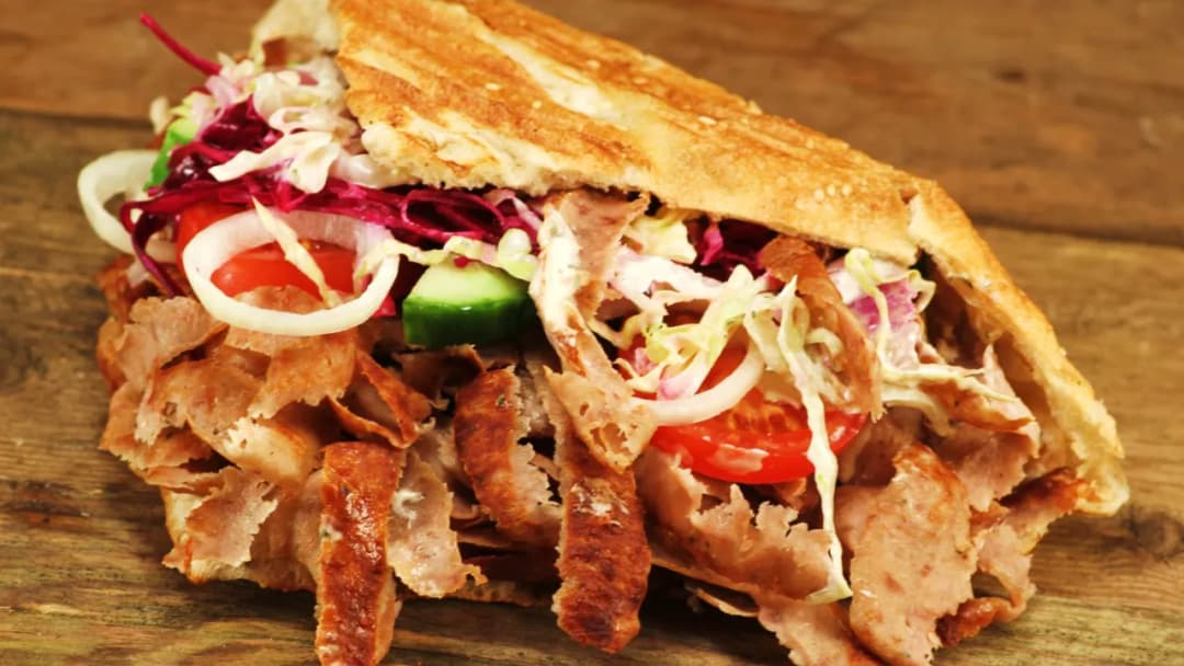 Czy kebab tuczy? Sprawdź kalorie i zdrowe alternatywy dla diety