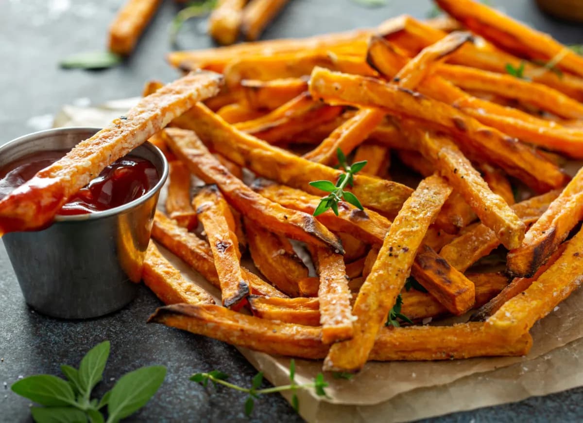 Ile piec frytki z batatów, aby były idealnie chrupiące?